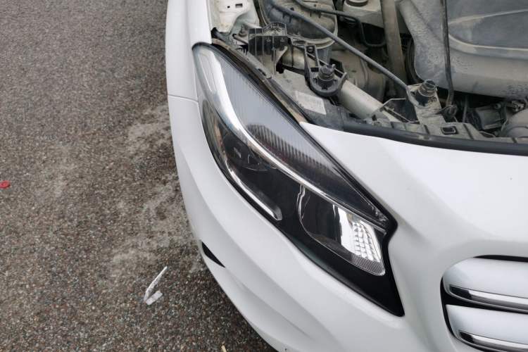 Used Mercedes-Benz GLA 2015 GLA 200 Sport Edition Right Front Headlight