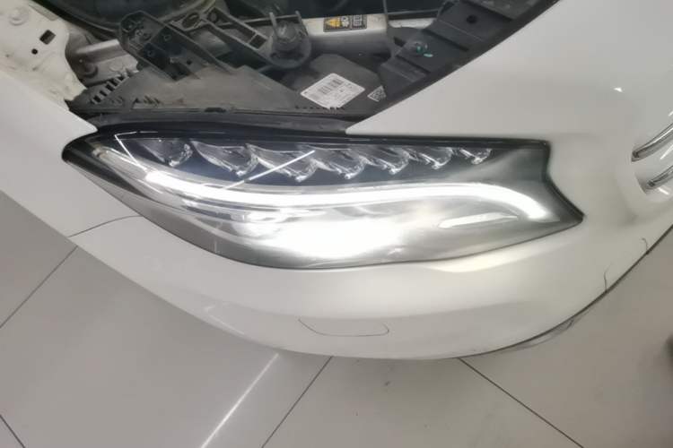 Used Mercedes-Benz GLA 2015 GLA 200 Fashion Model Right Front Headlight