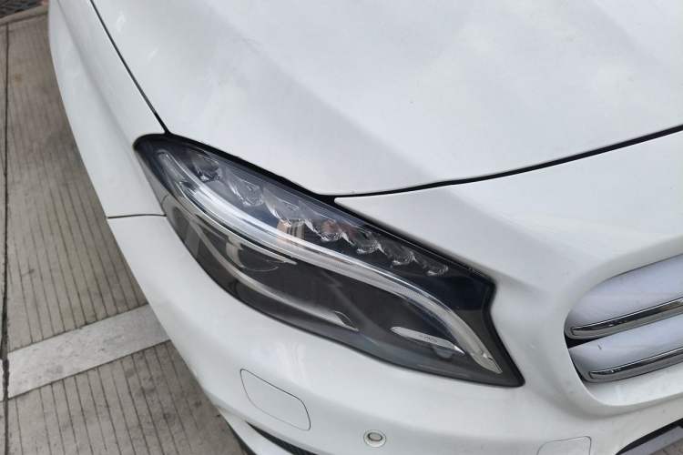 Used Mercedes-Benz GLA 2015 GLA 220 4MATIC Luxury Model Right Front Headlight