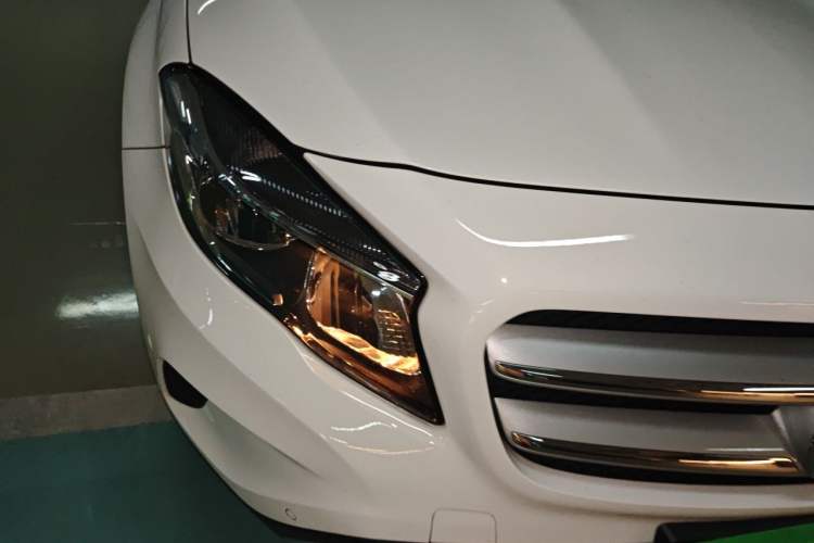 Used Mercedes-Benz GLA 2015 GLA 200 Sport Edition Right Front Headlight