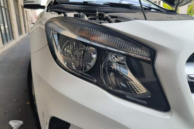 Used Mercedes-Benz GLA 2015 GLA 200 Sport Edition Right Front Headlight