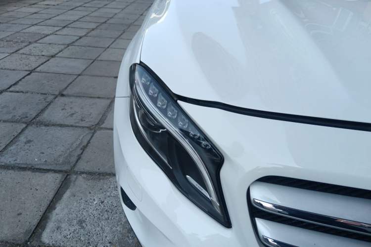 Used Mercedes-Benz GLA 2015 GLA 220 4MATIC Fashion Model Right Front Headlight
