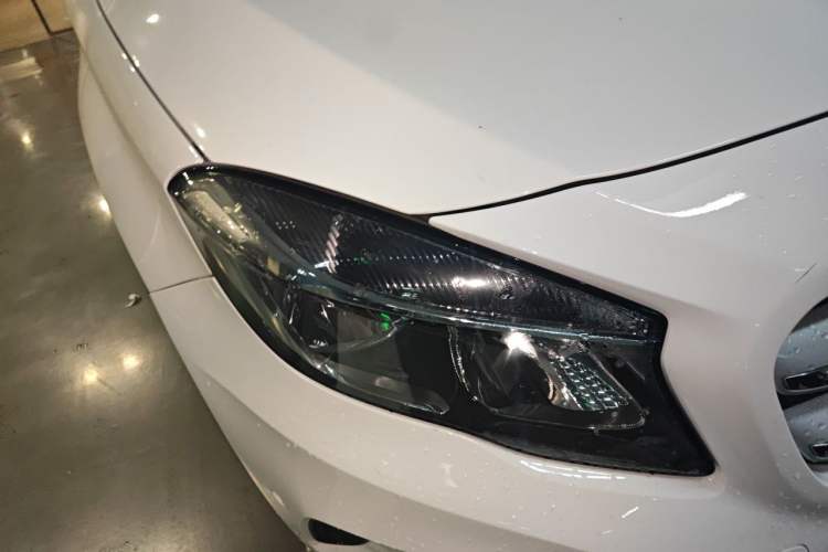 Used Mercedes-Benz GLA 2015 GLA 200 Sport Edition Right Front Headlight