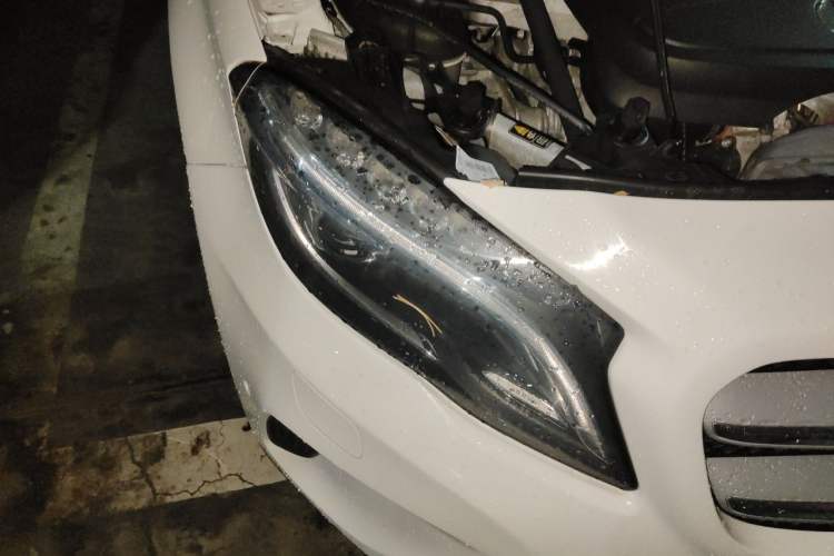 Used Mercedes-Benz GLA 2015 GLA 220 4MATIC Fashion Model Right Front Headlight