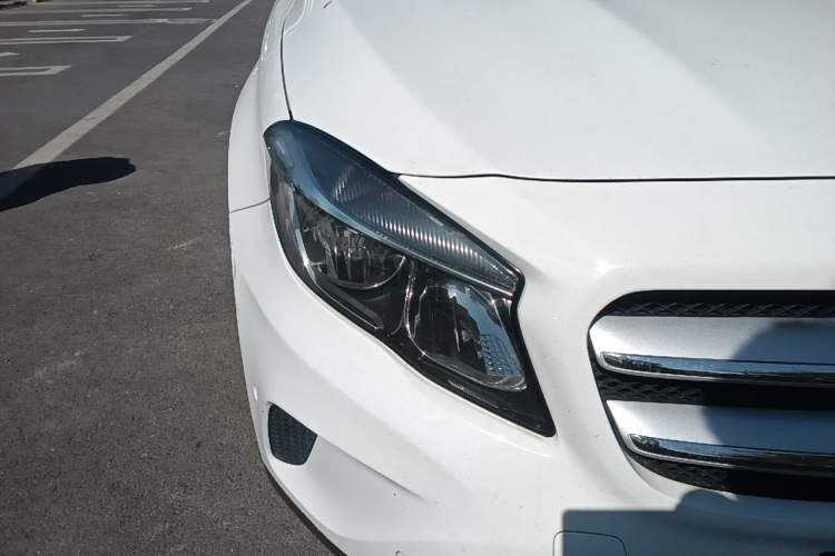 Used Mercedes-Benz GLA 2015 GLA 200 Sport Edition Right Front Headlight