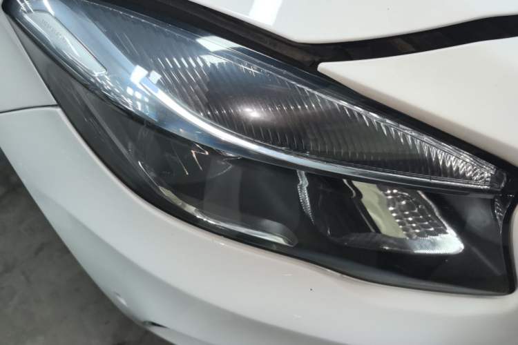 Used Mercedes-Benz GLA 2015 GLA 200 Sport Edition Right Front Headlight