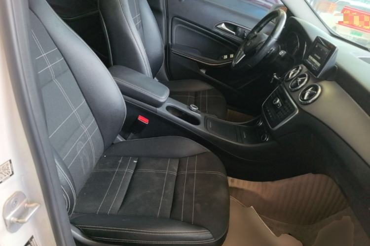 Used Mercedes-Benz GLA 2015 GLA 200 Right Front Seat