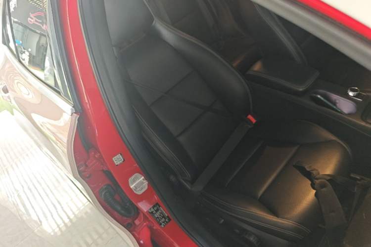 Used Mercedes-Benz GLA 2015 GLA 200 Sport Edition Right Front Seat