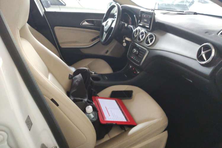 Used Mercedes-Benz GLA 2015 GLA 220 4MATIC Luxury Model Right Front Seat