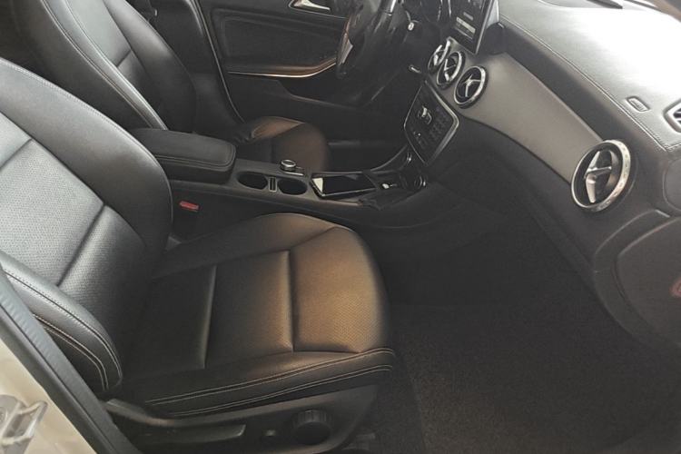 Used Mercedes-Benz GLA 2015 GLA 200 Fashion Model Right Front Seat