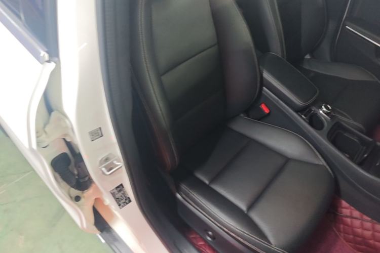 Used Mercedes-Benz GLA 2015 GLA 220 4MATIC Luxury Model Right Front Seat