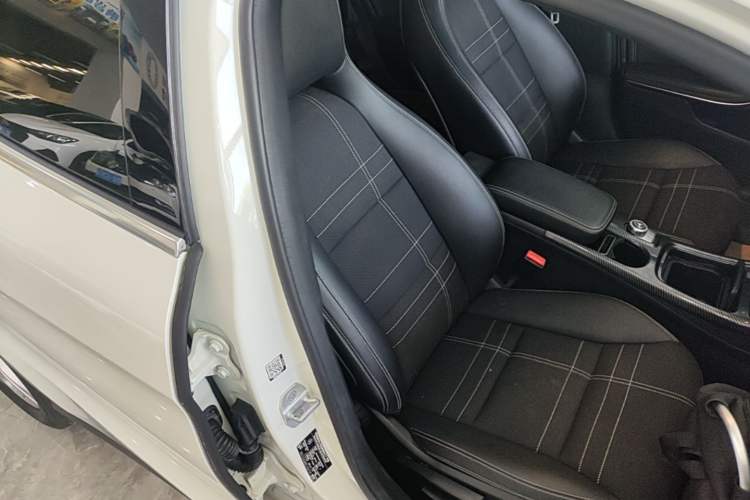 Used Mercedes-Benz GLA 2015 GLA 200 Right Front Seat
