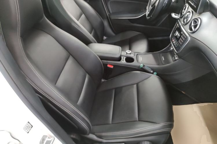 Used Mercedes-Benz GLA 2015 GLA 200 Sport Edition Right Front Seat