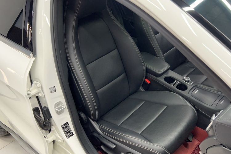 Used Mercedes-Benz GLA 2015 GLA 200 Fashion Model Right Front Seat