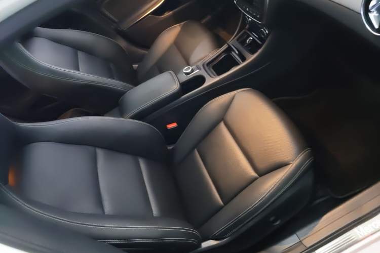 Used Mercedes-Benz GLA 2015 GLA 220 4MATIC Luxury Model Right Front Seat