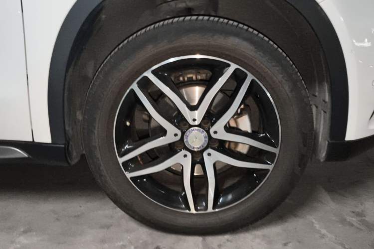 Used Mercedes-Benz GLA 2015 GLA 200 Fashion Model Right Front Wheel Hub