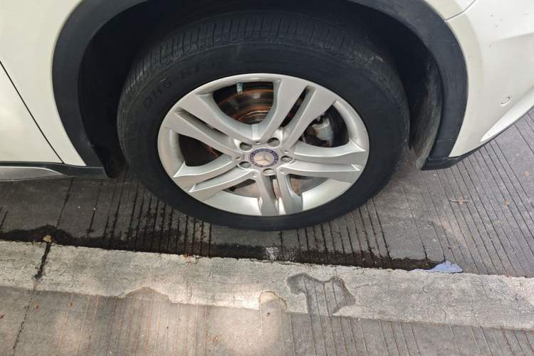 Used Mercedes-Benz GLA 2015 GLA 200 Sport Edition Right Front Wheel Hub