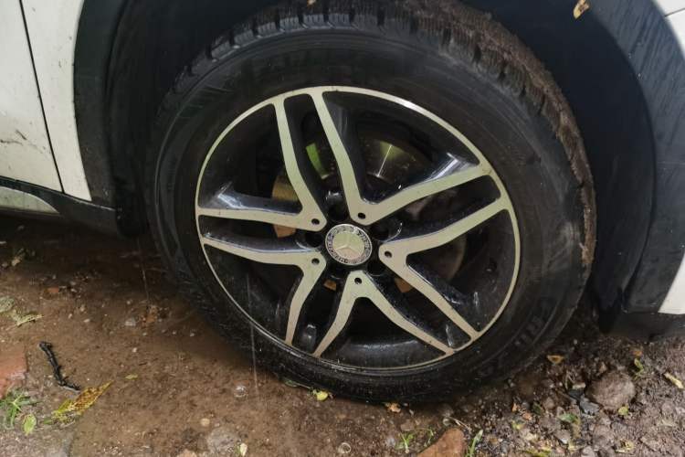 Used Mercedes-Benz GLA 2015 GLA 220 4MATIC Fashion Model Right Front Wheel Hub