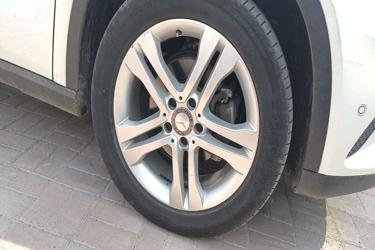 Used Mercedes-Benz GLA 2015 GLA 200 Right Front Wheel Hub