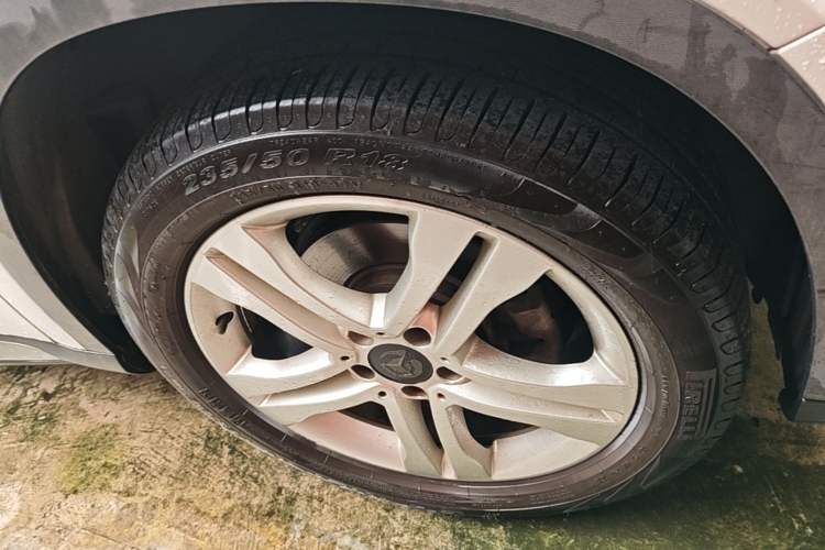 Used Mercedes-Benz GLA 2015 GLA 200 Sport Edition Right Front Wheel Hub
