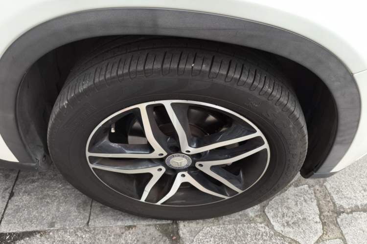 Used Mercedes-Benz GLA 2015 GLA 200 Fashion Model Right Front Wheel Hub