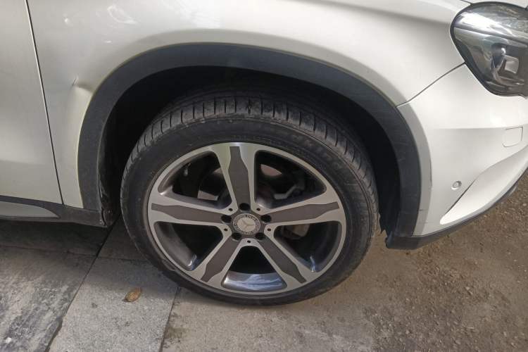 Used Mercedes-Benz GLA 2015 GLA 220 4MATIC Luxury Model Right Front Wheel Hub