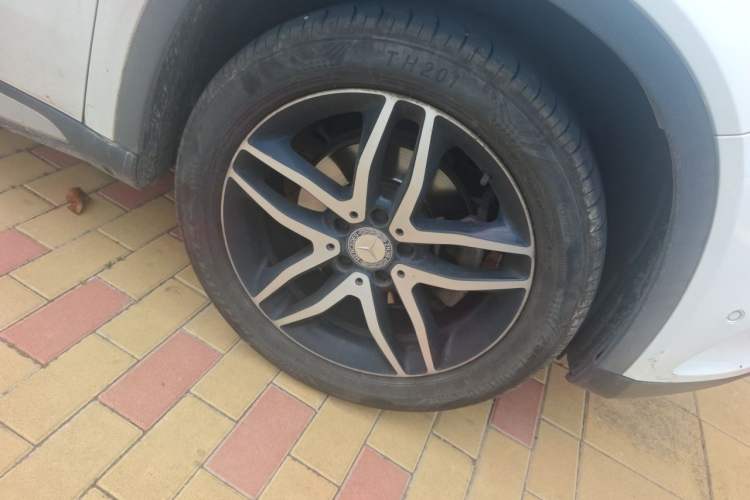 Used Mercedes-Benz GLA 2015 GLA 220 4MATIC Fashion Model Right Front Wheel Hub