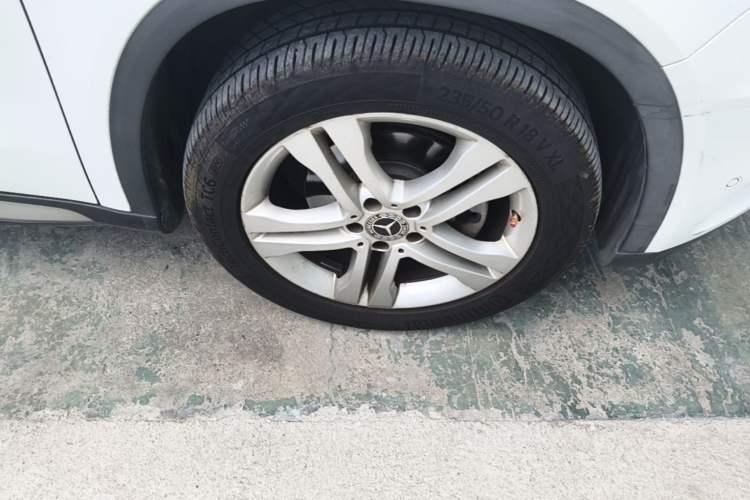 Used Mercedes-Benz GLA 2015 GLA 200 Sport Edition Right Front Wheel Hub