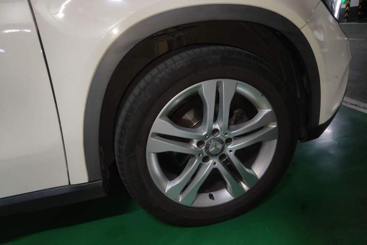 Used Mercedes-Benz GLA 2015 GLA 200 Right Front Wheel Hub