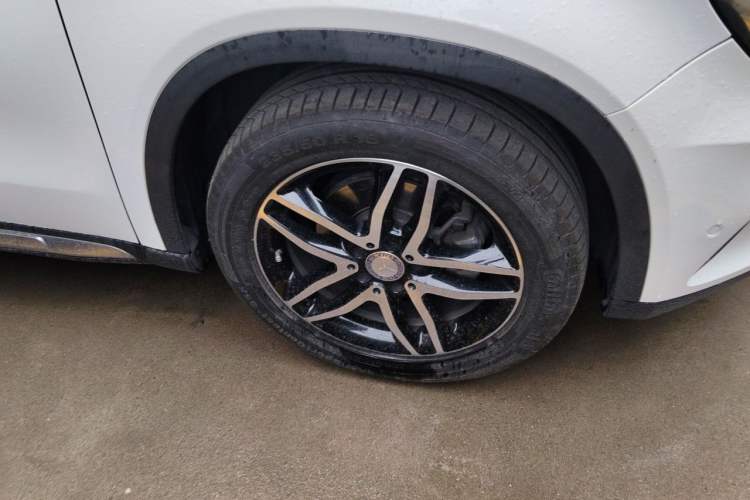 Used Mercedes-Benz GLA 2015 GLA 200 Fashion Model Right Front Wheel Hub