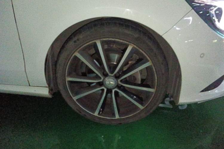 Used Mercedes-Benz GLA 2015 GLA 200 Right Front Wheel Hub