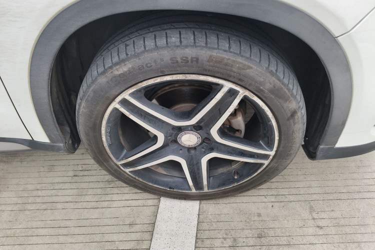 Used Mercedes-Benz GLA 2015 GLA 220 4MATIC Luxury Model Right Front Wheel Hub