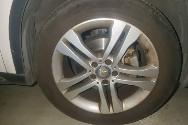 Used Mercedes-Benz GLA 2015 GLA 200 Sport Edition Right Front Wheel Hub