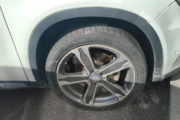 Used Mercedes-Benz GLA 2015 GLA 220 4MATIC Luxury Model Right Front Wheel Hub
