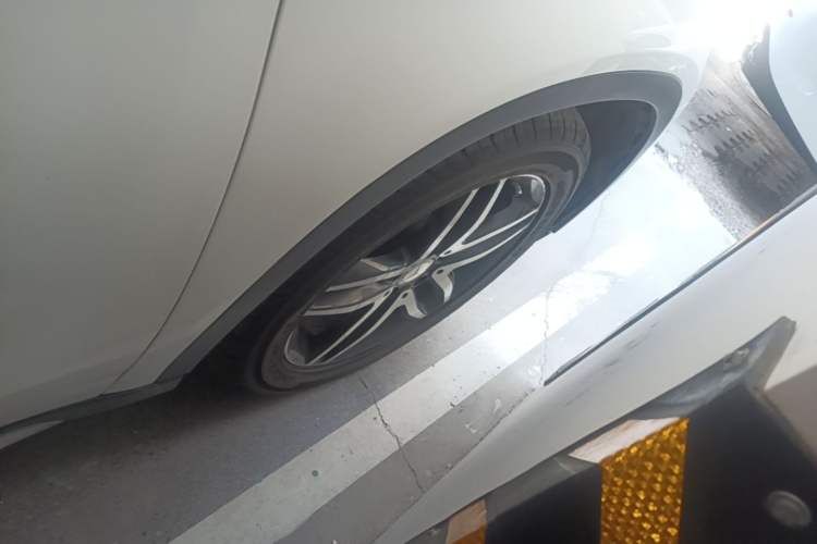 Used Mercedes-Benz GLA 2015 GLA 220 4MATIC Fashion Model Right Front Wheel Hub