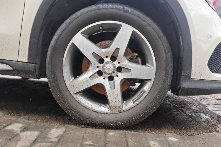 Used Mercedes-Benz GLA 2015 GLA 260 4MATIC Right Front Wheel Hub