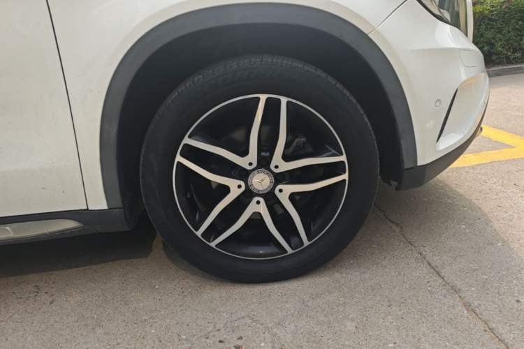 Used Mercedes-Benz GLA 2015 GLA 200 Fashion Model Right Front Wheel Hub