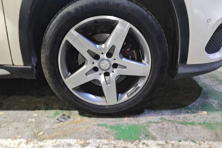 Used Mercedes-Benz GLA 2015 GLA 260 4MATIC Right Front Wheel Hub