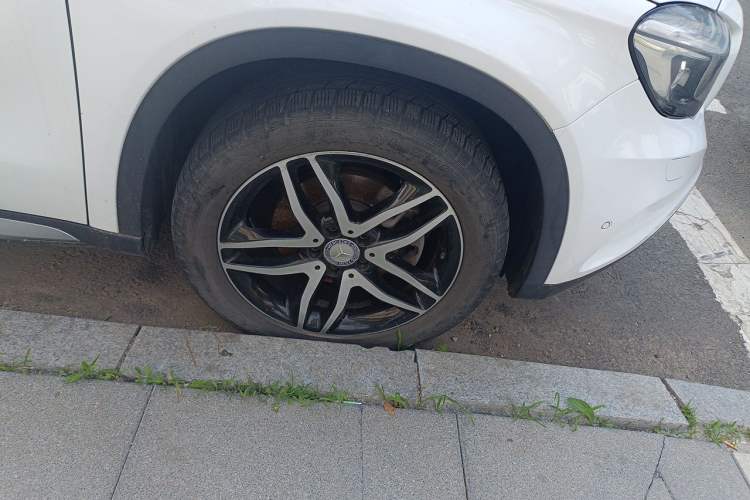 Used Mercedes-Benz GLA 2015 GLA 200 Fashion Model Right Front Wheel Hub