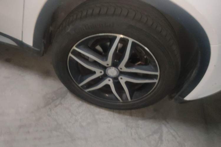 Used Mercedes-Benz GLA 2015 GLA 220 4MATIC Fashion Model Right Front Wheel Hub