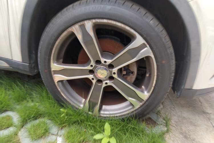 Used Mercedes-Benz GLA 2015 GLA 220 4MATIC Luxury Model Right Front Wheel Hub