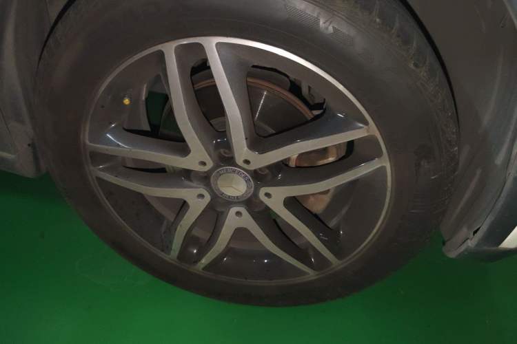 Used Mercedes-Benz GLA 2015 GLA 200 Fashion Model Right Front Wheel Hub
