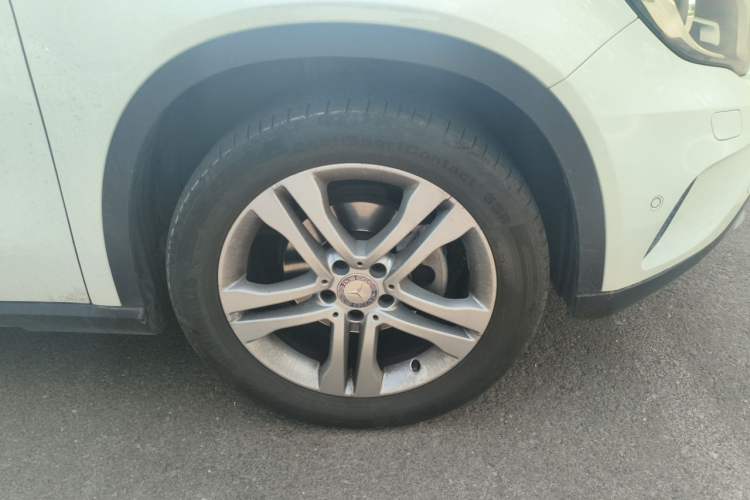 Used Mercedes-Benz GLA 2015 GLA 200 Right Front Wheel Hub