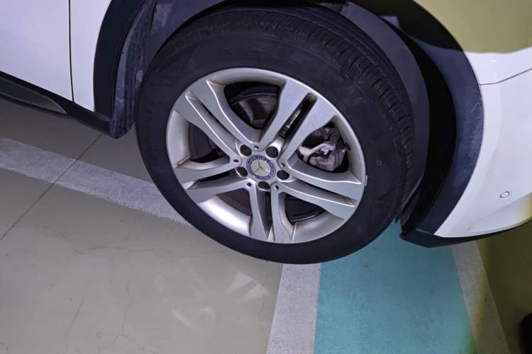 Used Mercedes-Benz GLA 2015 GLA 200 Sport Edition Right Front Wheel Hub