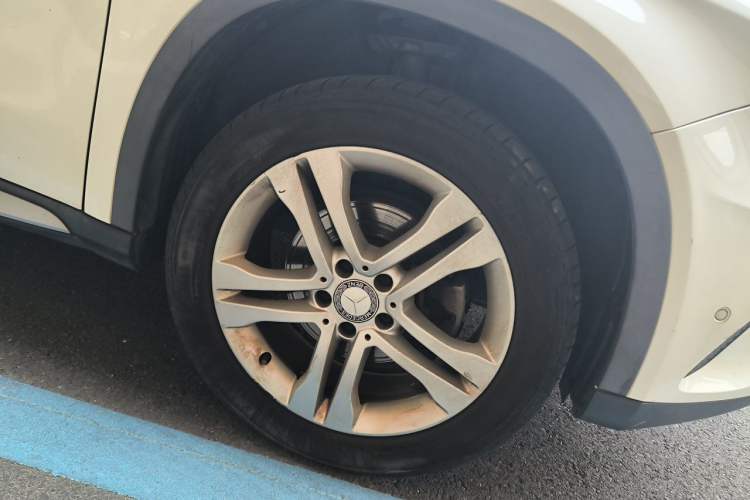 Used Mercedes-Benz GLA 2015 GLA 200 Sport Edition Right Front Wheel Hub