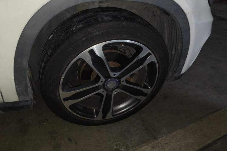 Used Mercedes-Benz GLA 2015 GLA 220 4MATIC Luxury Model Right Front Wheel Hub