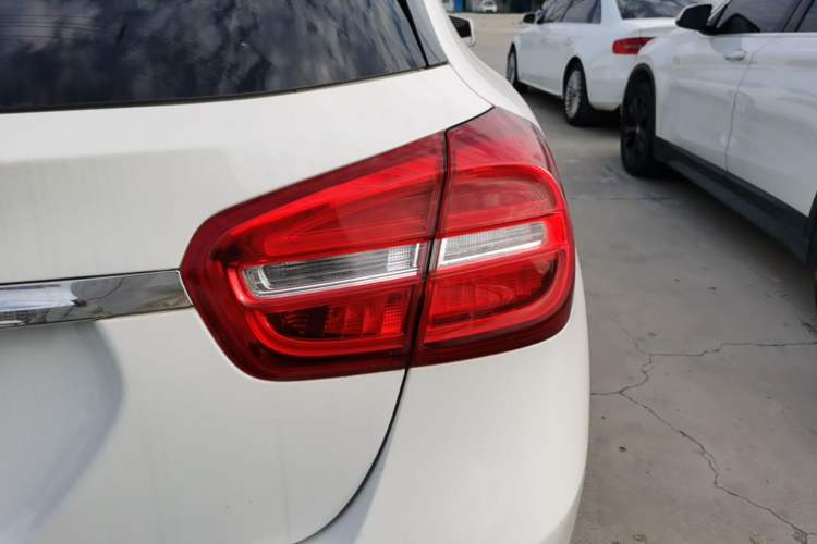 Used Mercedes-Benz GLA 2015 GLA 200 Fashion Model Right Rear Taillight