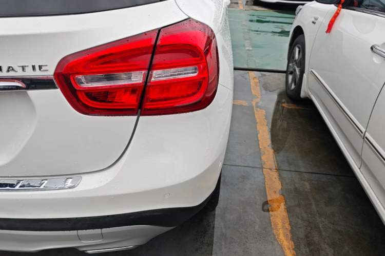 Used Mercedes-Benz GLA 2015 GLA 200 Fashion Model Right Rear Taillight