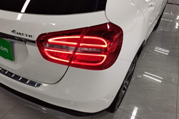 Used Mercedes-Benz GLA 2015 GLA 220 4MATIC Luxury Model Right Rear Taillight