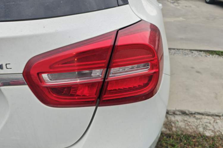 Used Mercedes-Benz GLA 2015 GLA 220 4MATIC Fashion Model Right Rear Taillight